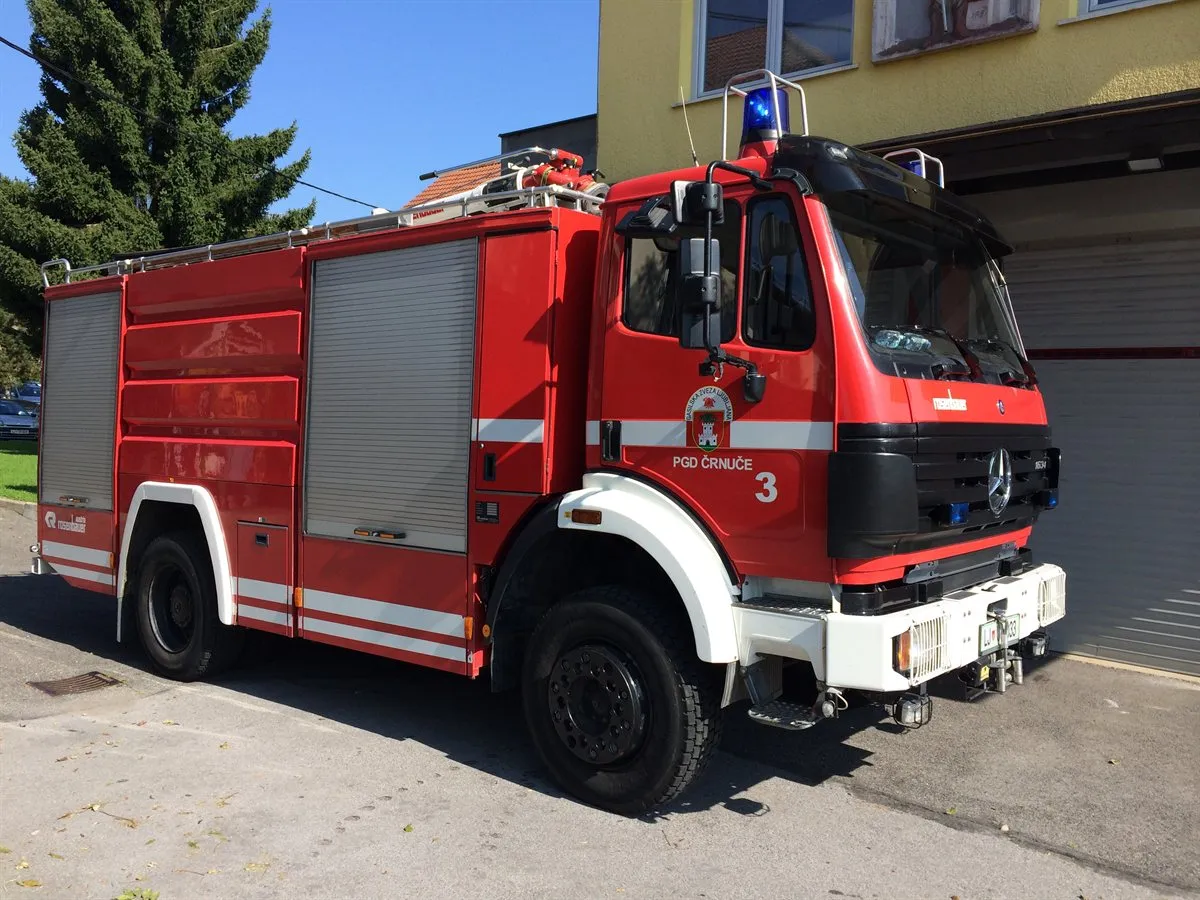 Gasilsko vozilo s cisterno
